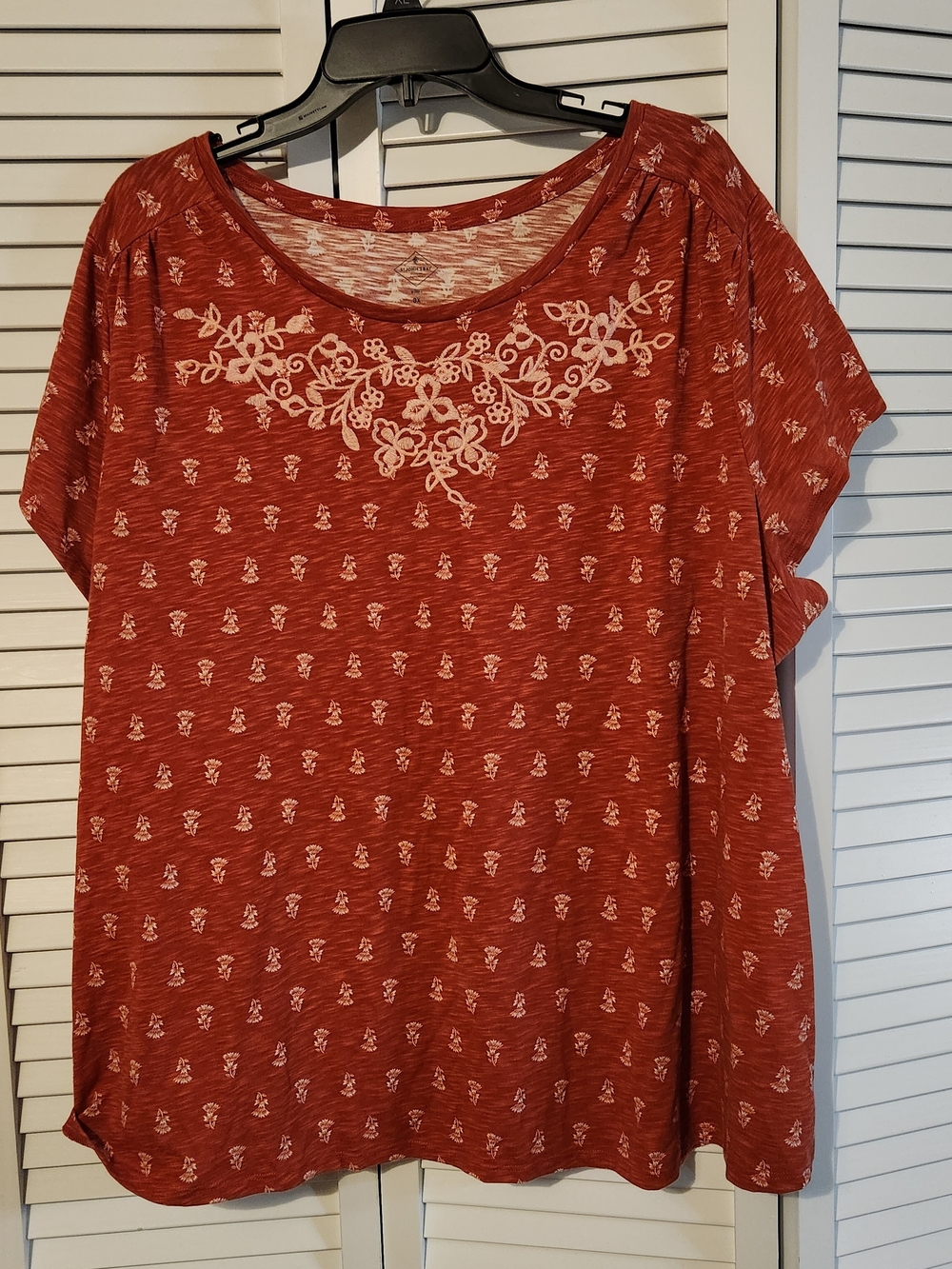 St. John's Bay Rust Short-Sleeve Scoop Neck Top with White Embroidery